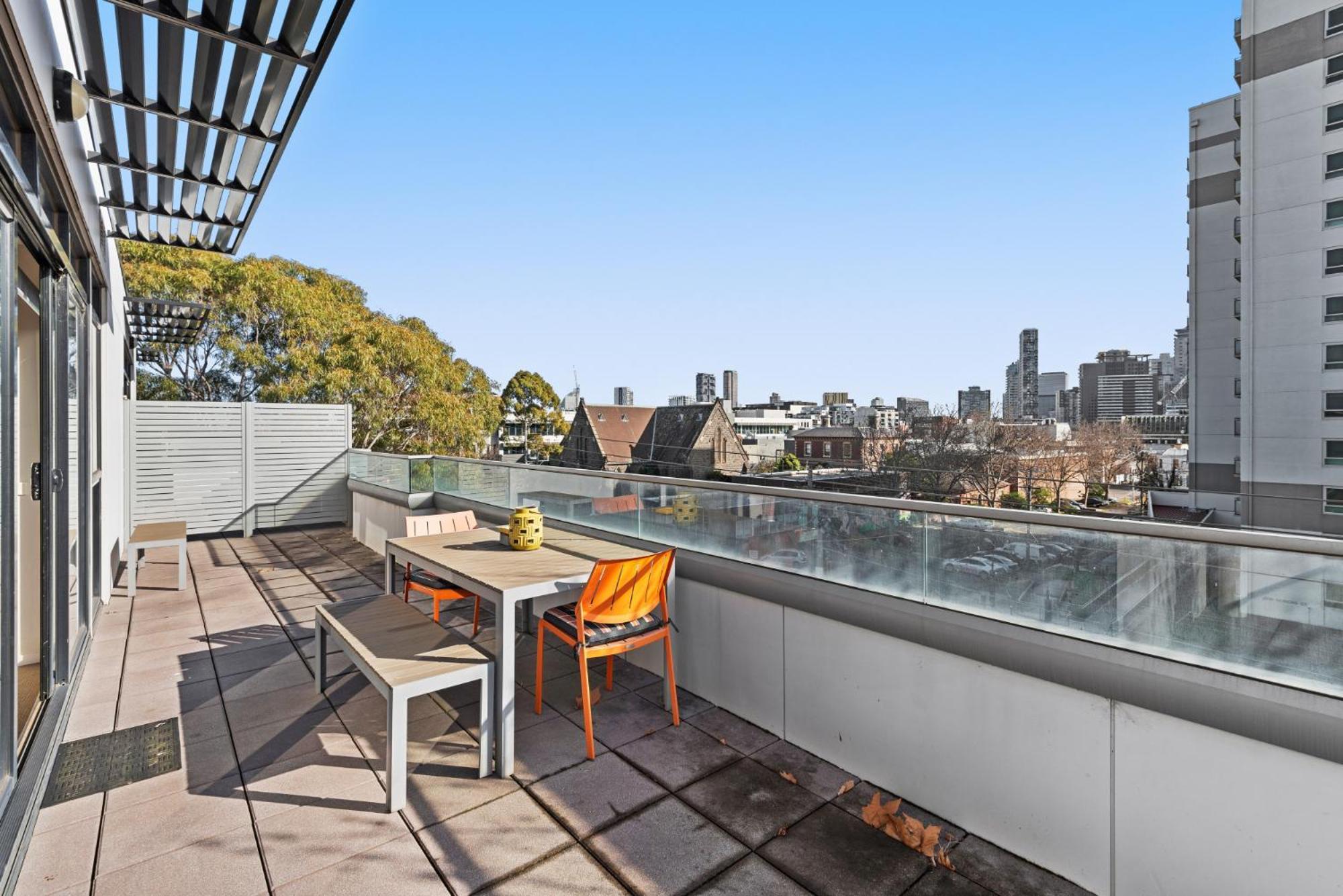 Chic Inner City Convenience, With Secure Parking Melbourne Bagian luar foto