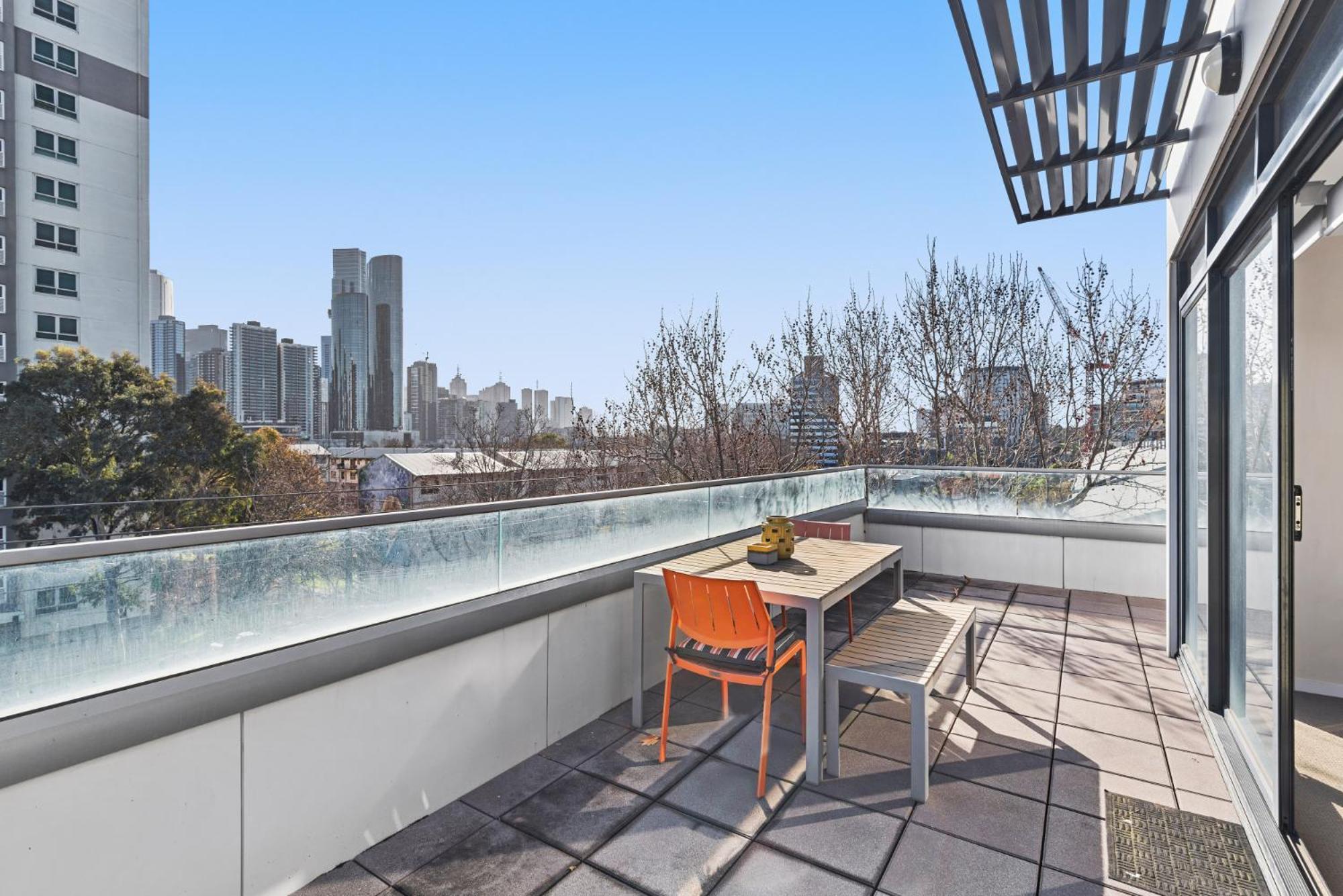 Chic Inner City Convenience, With Secure Parking Melbourne Bagian luar foto